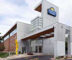 Hotel Days Inn and Suites By Wyndham Milwaukee