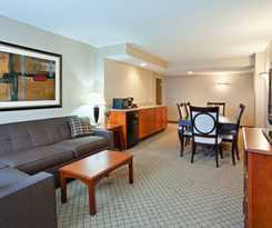 Holiday Inn and Suites Cincinnati - Eastgate, An Ihg