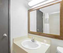 Hotel Skylight Inn Cleveland - Willoughby