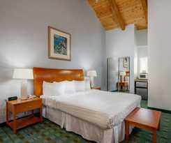 Hotel Butterfly Grove Inn