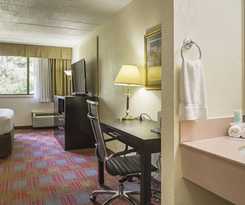 Hotel Quality Inn and Suites
