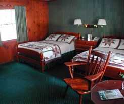 Hotel 1896 House Country Inn - Brookside & Pondside