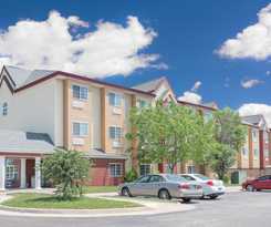 Hotel Days Inn and Suites By Wyndham Hutchinson