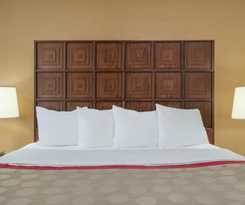 Hotel Ramada By Wyndham Columbus North