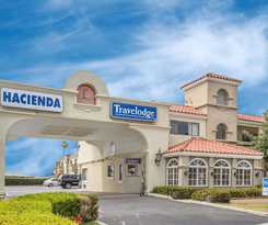 Hotel Travelodge By Wyndham Costa Mesa Newport Beach Hacienda