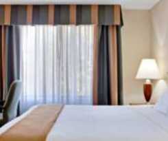 Hotel Best Western Valencia/six Flags Inn and Suites