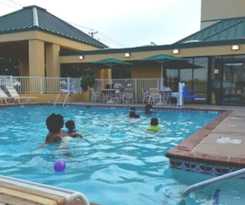 La Quinta Inn and Suites By Wyndham Virginia Beach