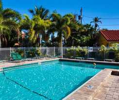 Siesta Beach Resort & Suites Tiki & Pool