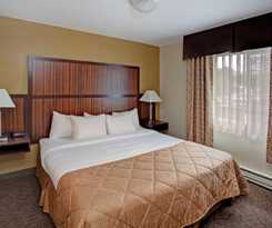 Clarion Inn Surfrider Resort