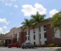 Hotel Days Inn and Suites By Wyndham Fort Myers Near Jetblue Park