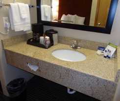 Hotel Americinn By Wyndham Des Moines Airport