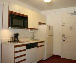 Days Inn and Suites By Wyndham Green Bay Wi.
