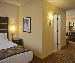DoubleTree Suites by Hilton Minneapolis