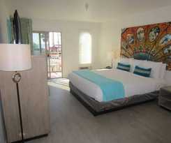 Carousel Beach Inn