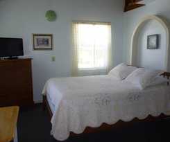 Harbor Inn