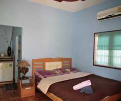 Jungle Hut Bungalows &