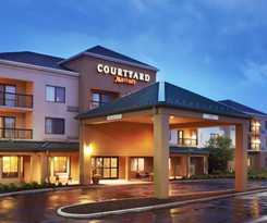 Courtyard By Marriott Cleveland Airport North