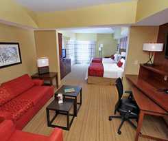 Courtyard By Marriott Raleigh North/triangle Town