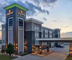 Hotel La Quinta Inn and Suites By Wyndham Denton - University Drive