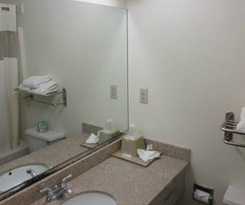 Hotel Dunes Inn and Suites