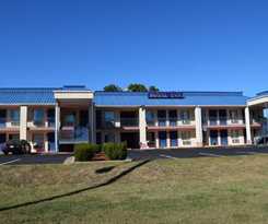Hotel Royal Inn & Suites