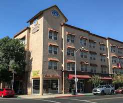 Hotel Comfort Suites Visalia Convention Center