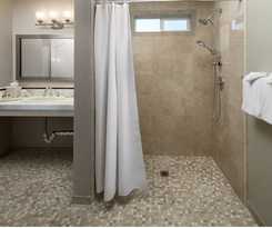 Hotel Cambria Landing Inn And Suites