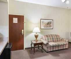 Hotel Quality Inn and Suites Skyways