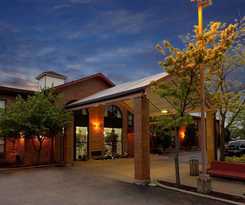 Howard Johnson By Wyndham Waukegan Great Lakes