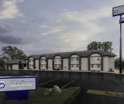 Hotel Bridgepointe Inn and Suites
