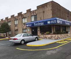 Travelodge By Wyndham Avenel Woodbridge