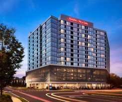 Hampton Inn & Suites Teaneck/glenpointe