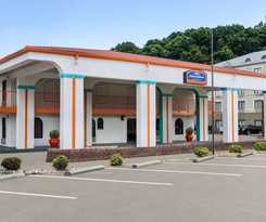  Howard Johnson by Wyndham Chattanooga Lookout Mountain I-24 