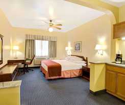 Hotel Howard Johnson By Wyndham San Antonio & Suit