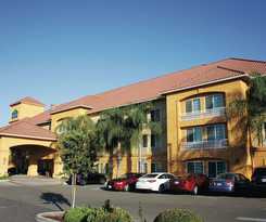 La Quinta Inn and Suites By Wyndham Fowler