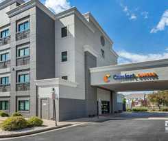 Hotel Holiday Inn Express and Suites Leesburg Historic District by IHG
