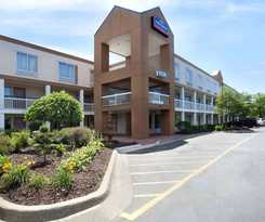 Hotel Howard Johnson By Wyndham Romulus Detroit Metro Airport