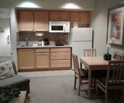 Beach House Inn and Suites
