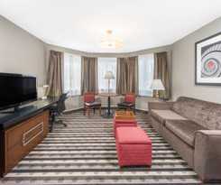 Hotel Ramada By Wyndham Springfield North