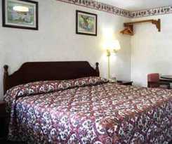 Lenox Inn