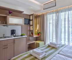  Leonidas Hotel and Apartments