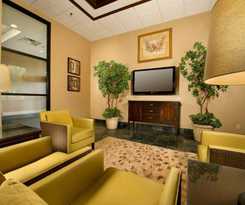 Hotel Pear Tree Inn St. Louis Near Union Station