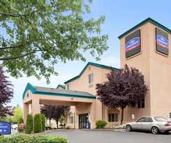 Howard Johnson By Wyndham Vancouver & Suites