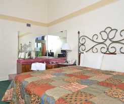 Country Cascades Waterpark Resort