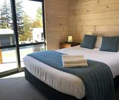  Lakes Edge Holiday Park