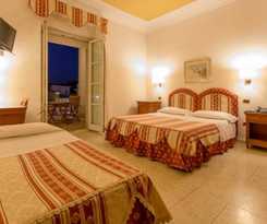 Hotel Mariano Iv Palace