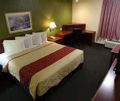 Red Roof Inn and Suites Indianapolis Airport