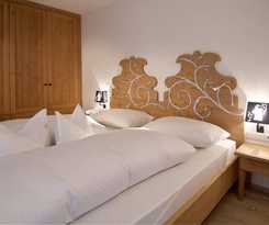 Zin Senfter Residence