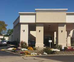 Hotel Days Inn & Suites Cincinnati 