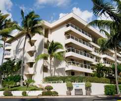 Hotel Aston At The Maui Banyan